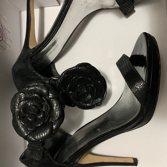 Shoes - Picture 13 of 16